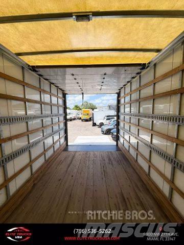 Freightliner M2 Специальные грузовики