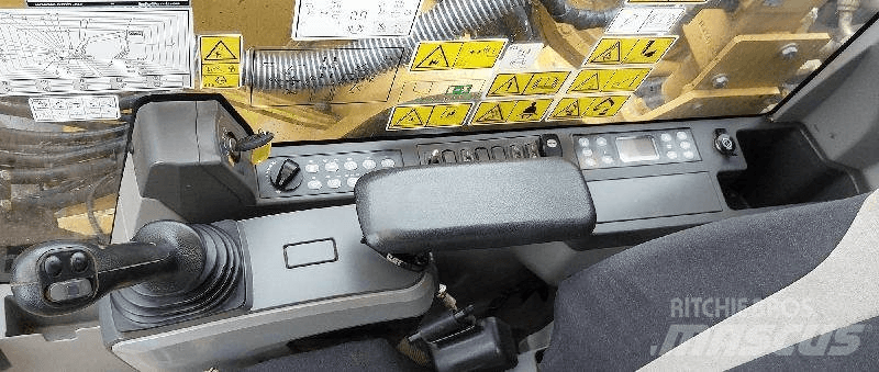 CAT 326F Гусеничные экскаваторы
