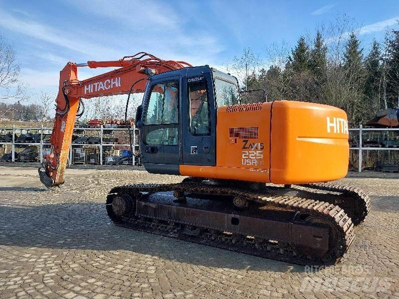Hitachi ZX225USRLC Гусеничные экскаваторы