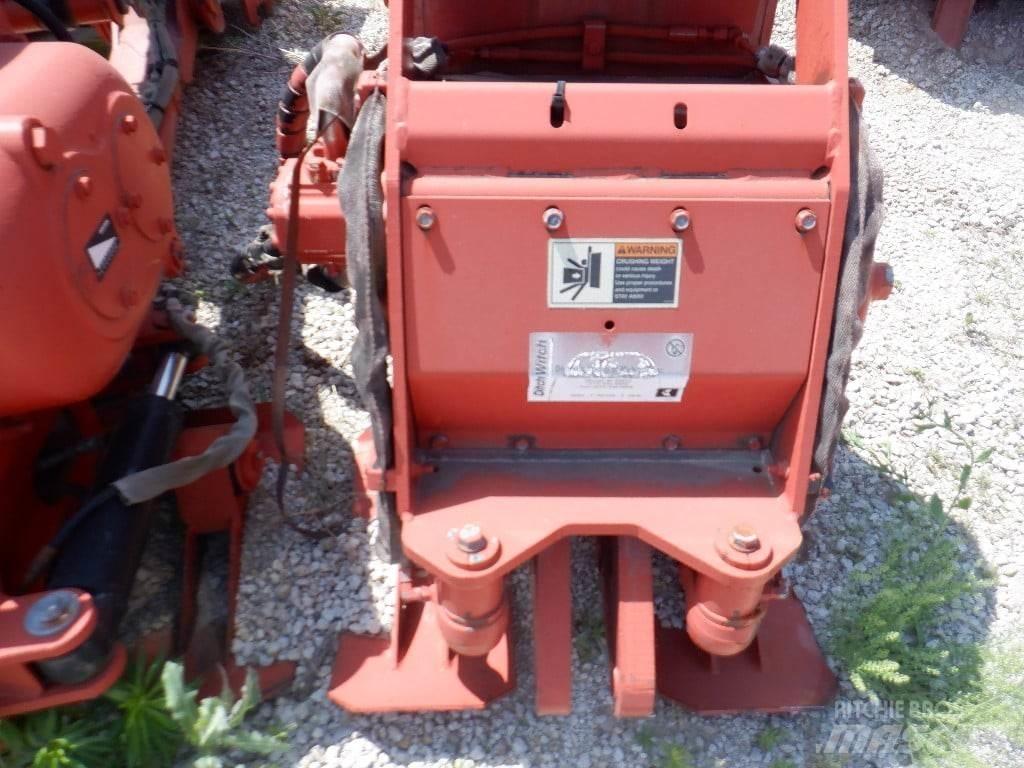 Ditch Witch M530 Строительные плуги