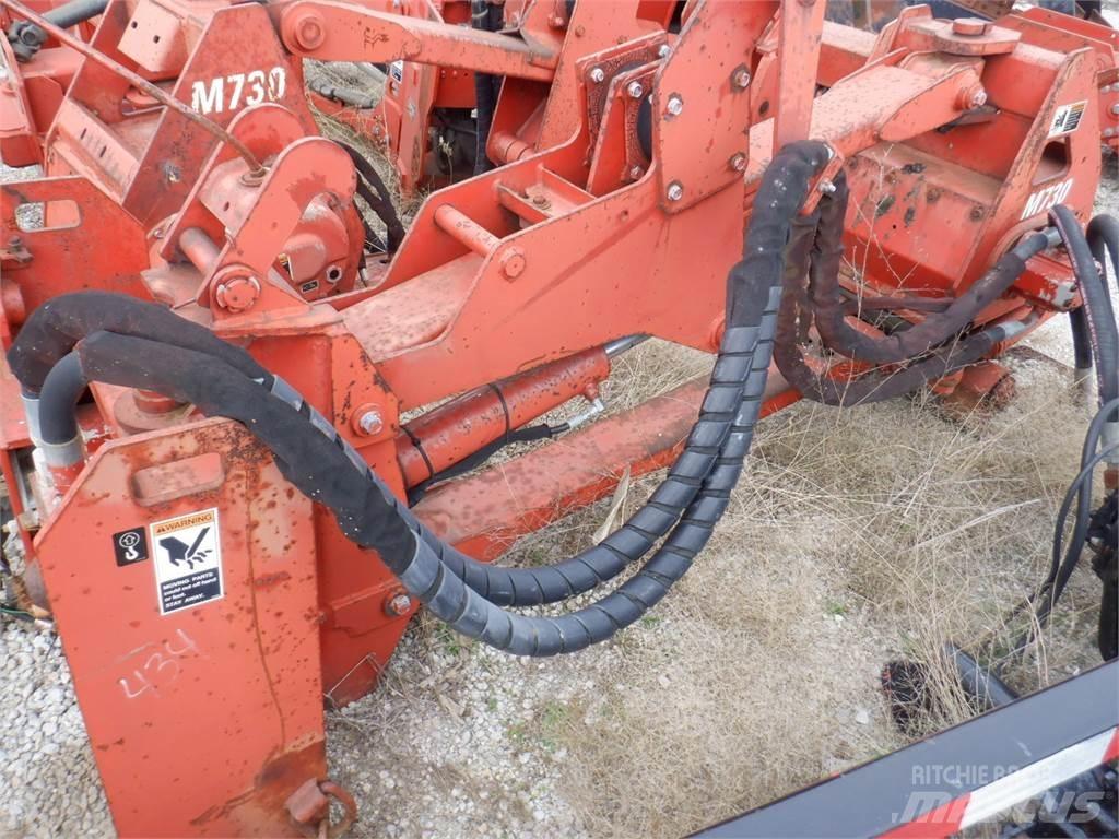Ditch Witch M730 Строительные плуги