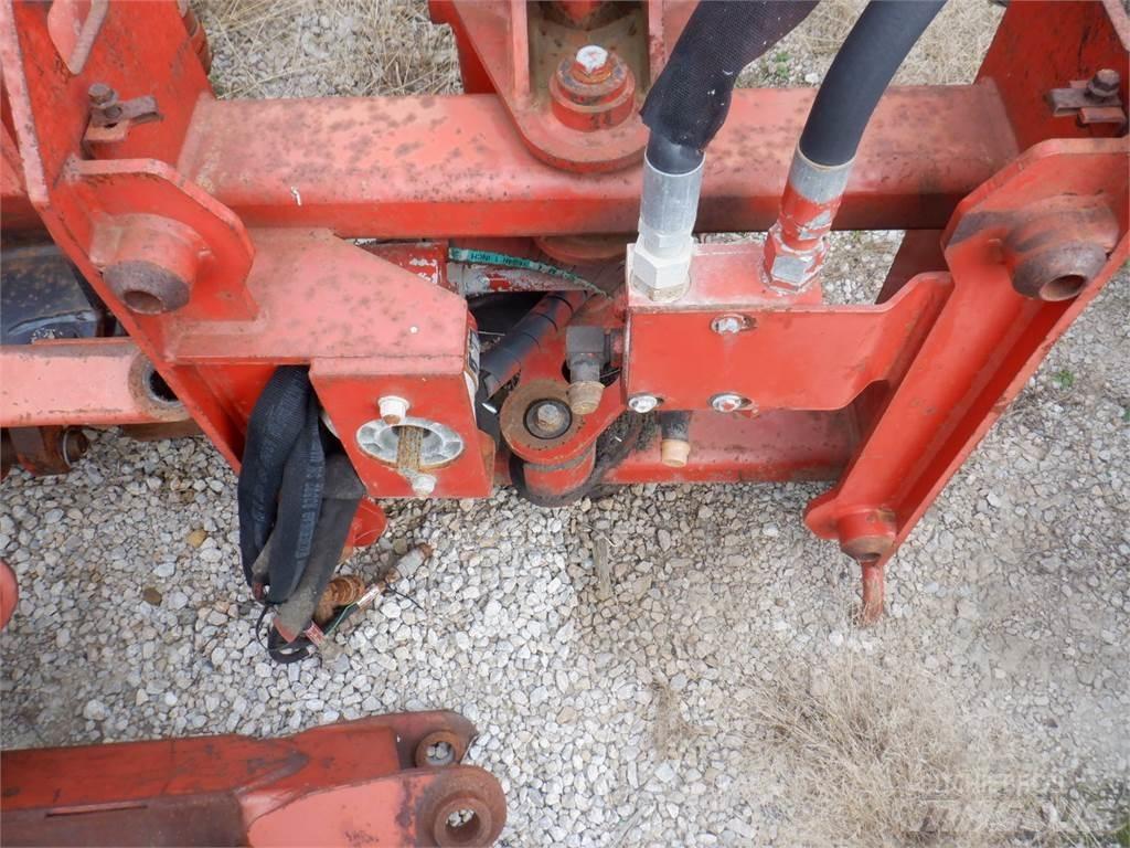 Ditch Witch M730 Строительные плуги