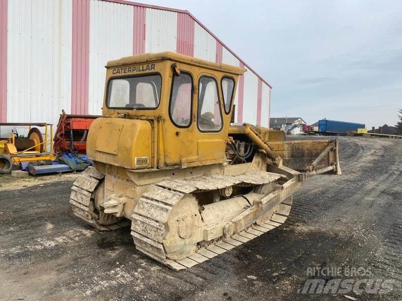 CAT D4D Гусеничные бульдозеры