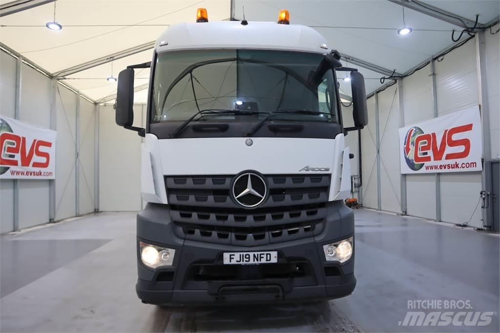 Mercedes-Benz Arocs 1824 Тентованные грузовики
