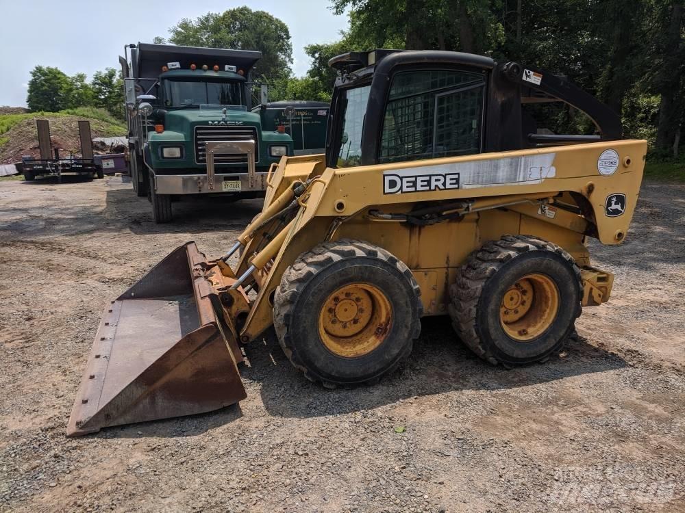 John Deere 328 Мини-погрузчики
