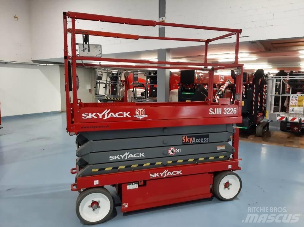 SkyJack SJIII 3226 Ножничные подъемники