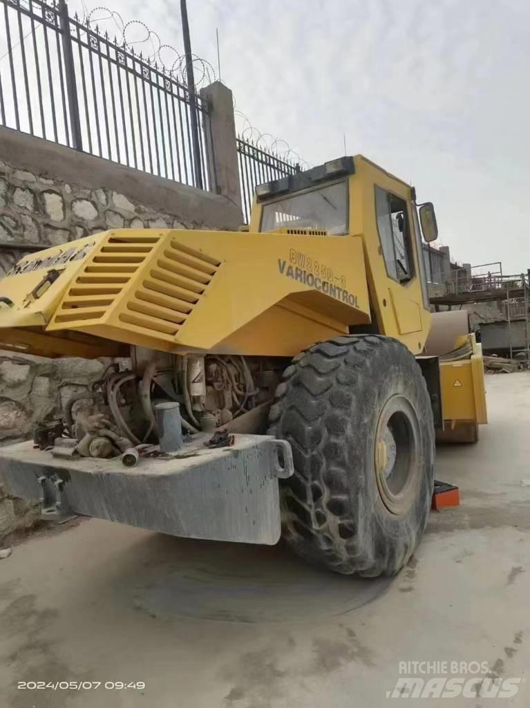 Bomag bw225d-3 Грунтовые катки