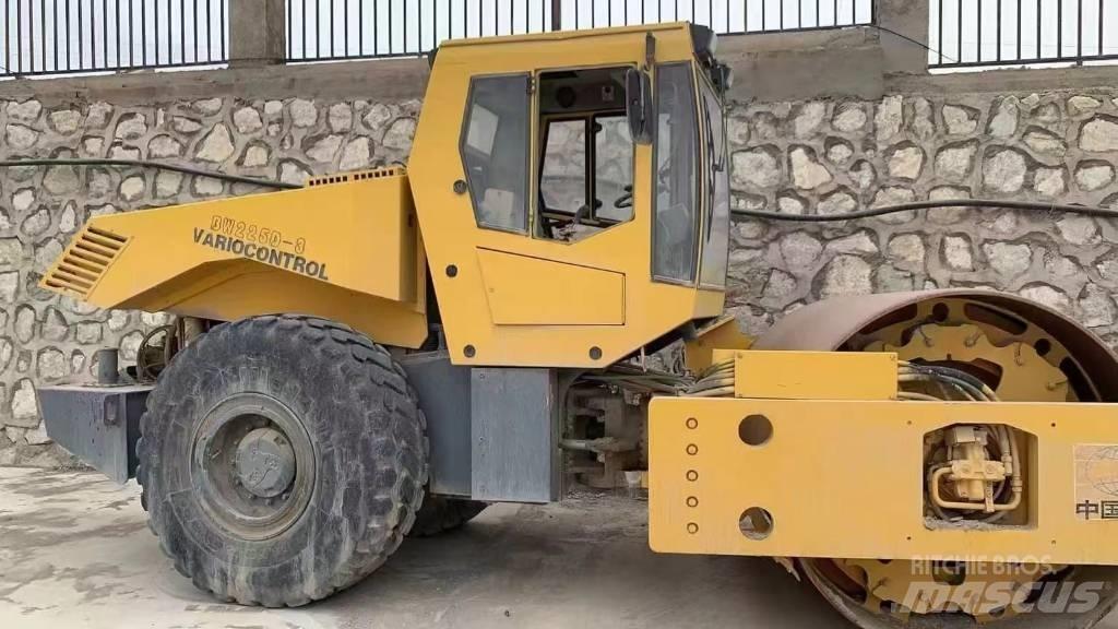 Bomag bw225d-3 Грунтовые катки