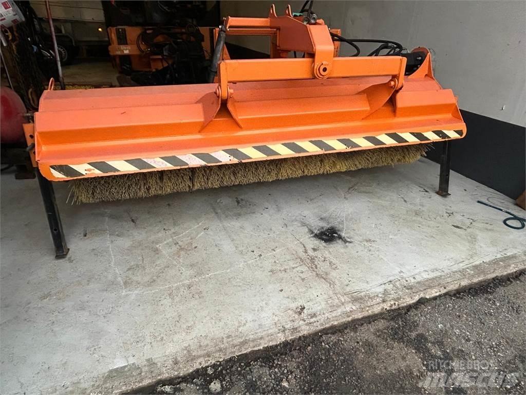 FMG avoharja AH240 Навесные щетки