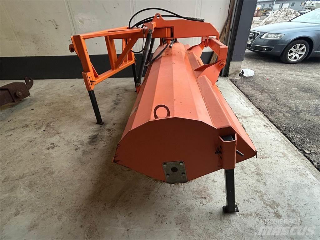 FMG avoharja AH240 Навесные щетки