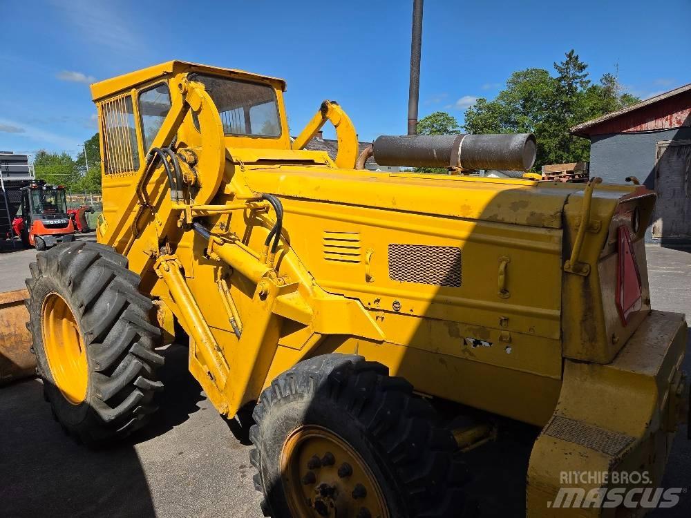 BM Volvo 621 Фронтальные погрузчики