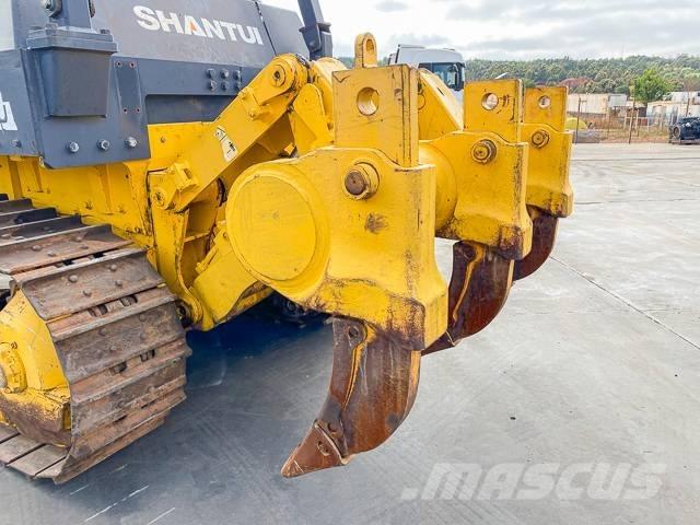 Shantui SD22W Гусеничные бульдозеры