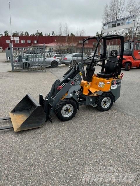 GiANT G 1200 Малые погрузчики