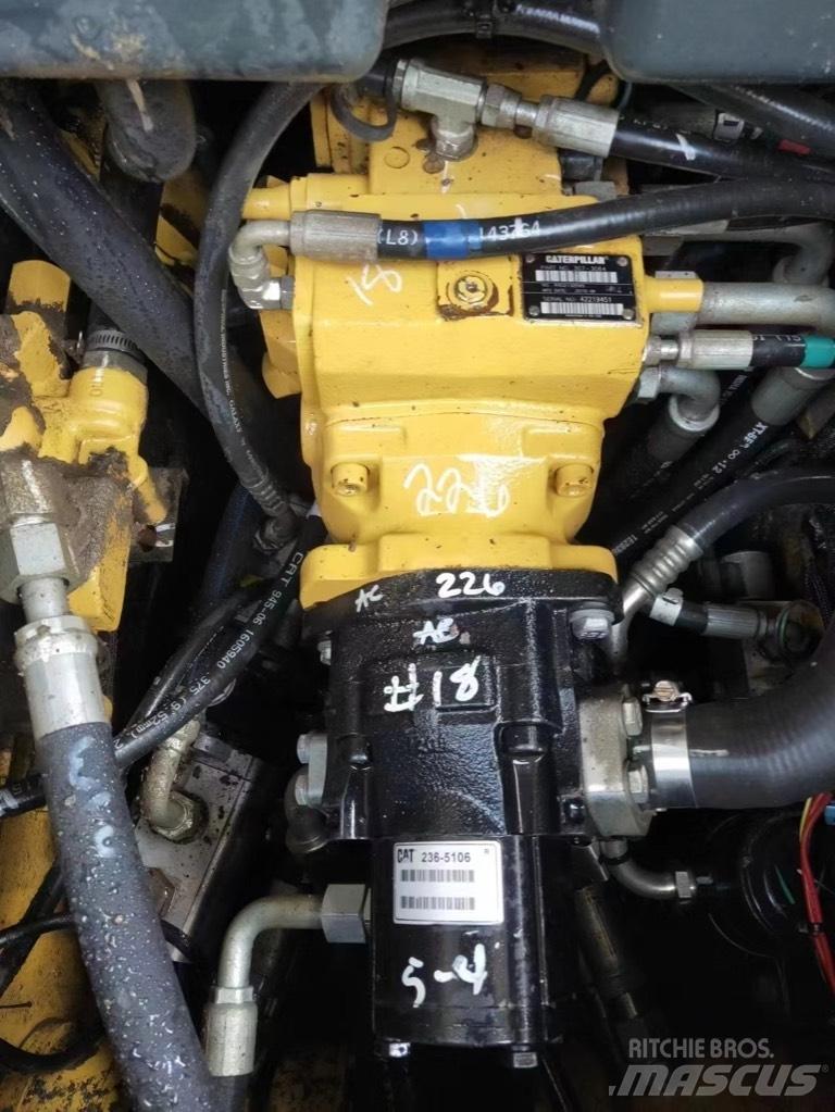 CAT 226 B Мини-погрузчики