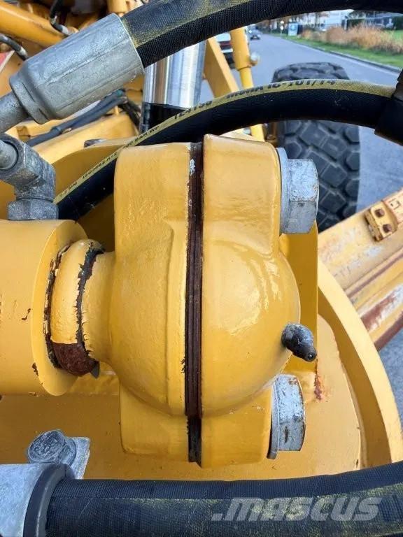 CAT 12M3 Грейдеры