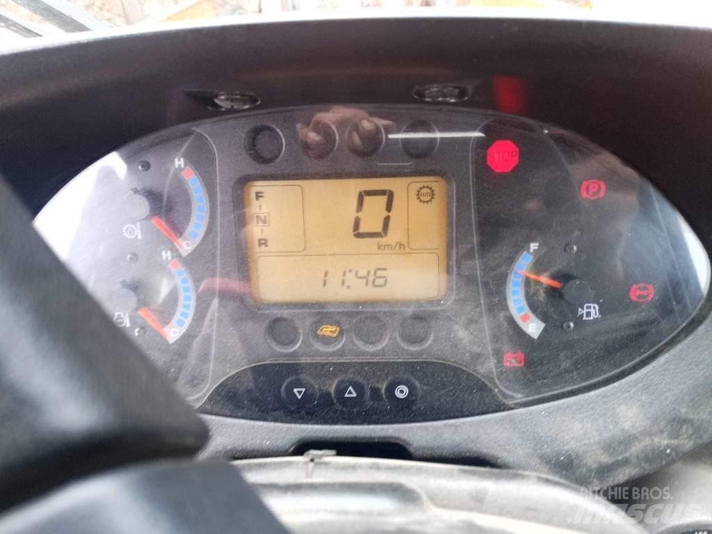 Hitachi ZW 220 Фронтальные погрузчики