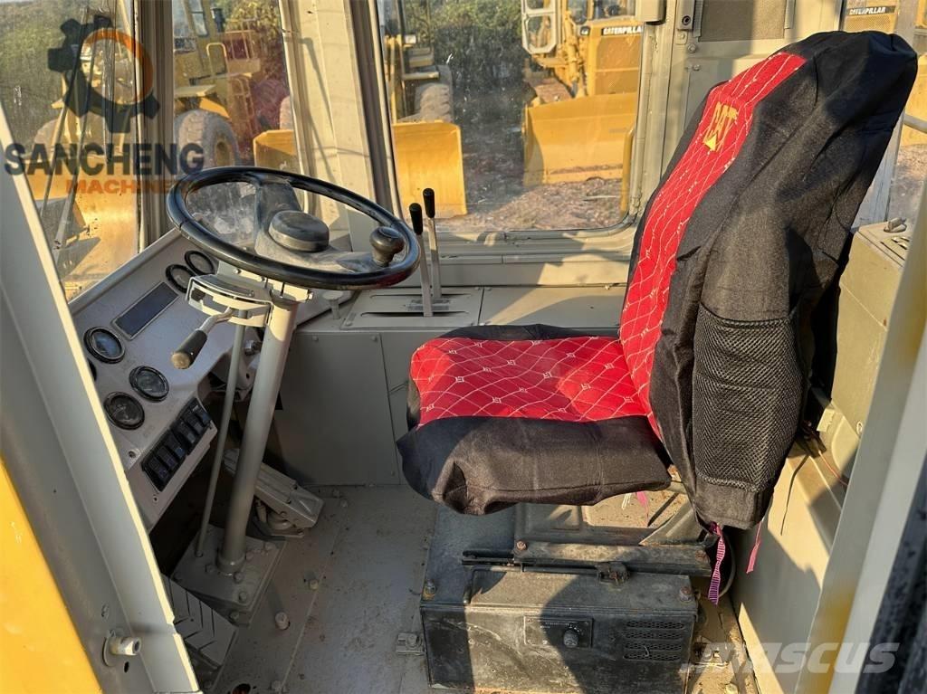 CAT 950E Фронтальные погрузчики