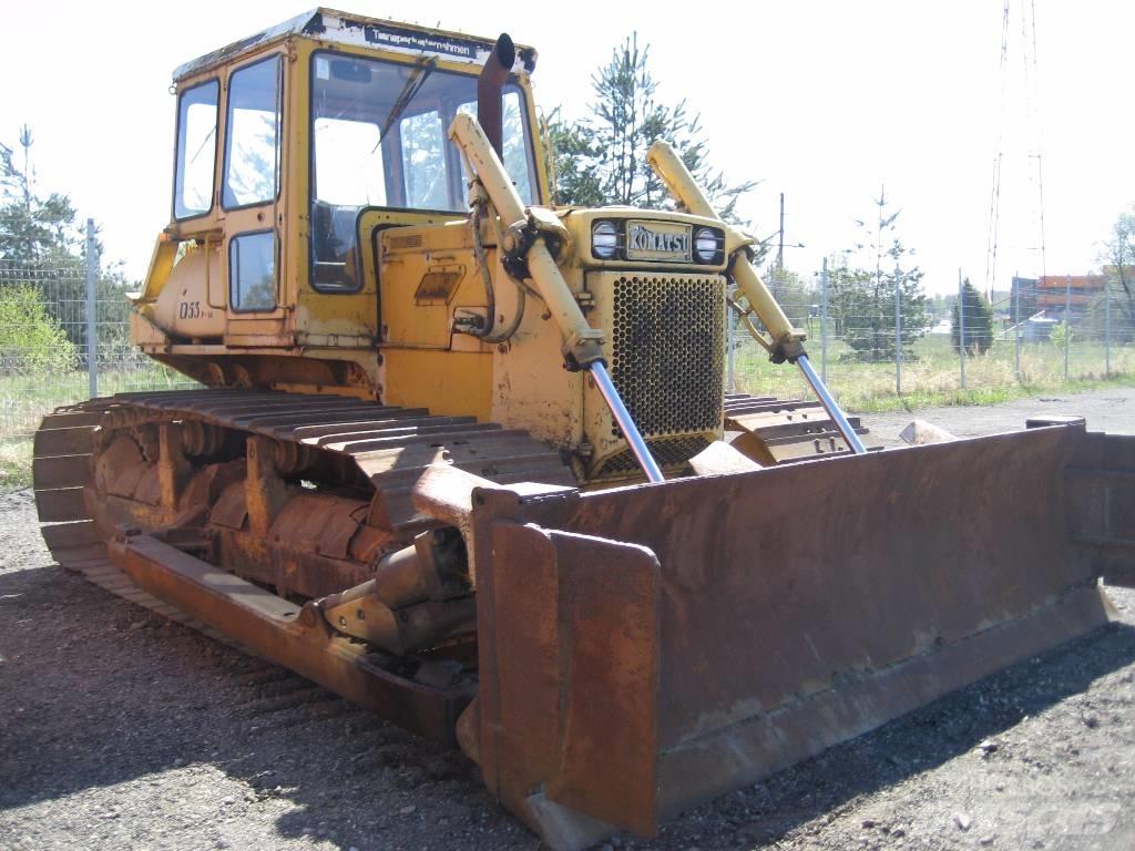 Komatsu D53P-16 Гусеничные бульдозеры