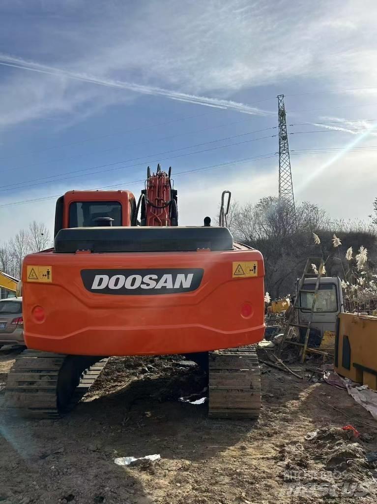Doosan DX225LC-9C Гусеничные экскаваторы