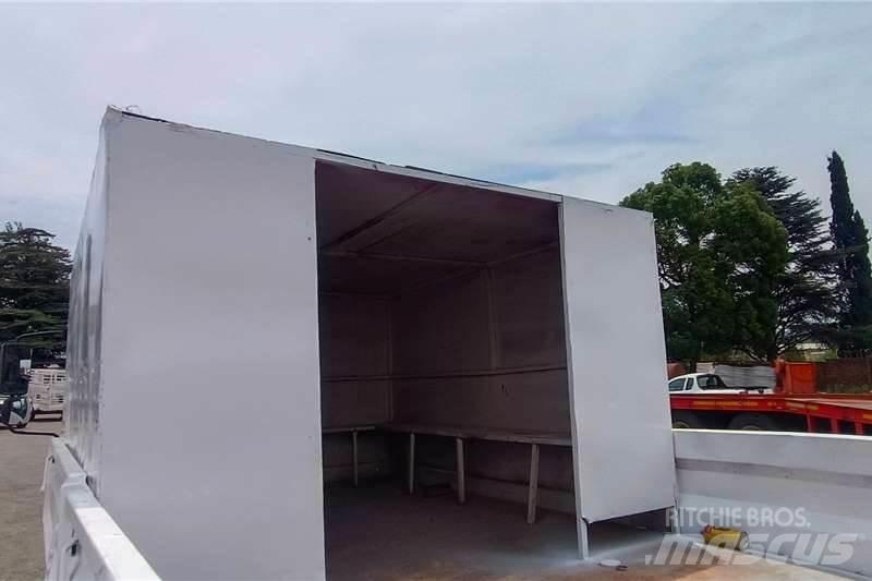 Isuzu NPR400 Специальные грузовики