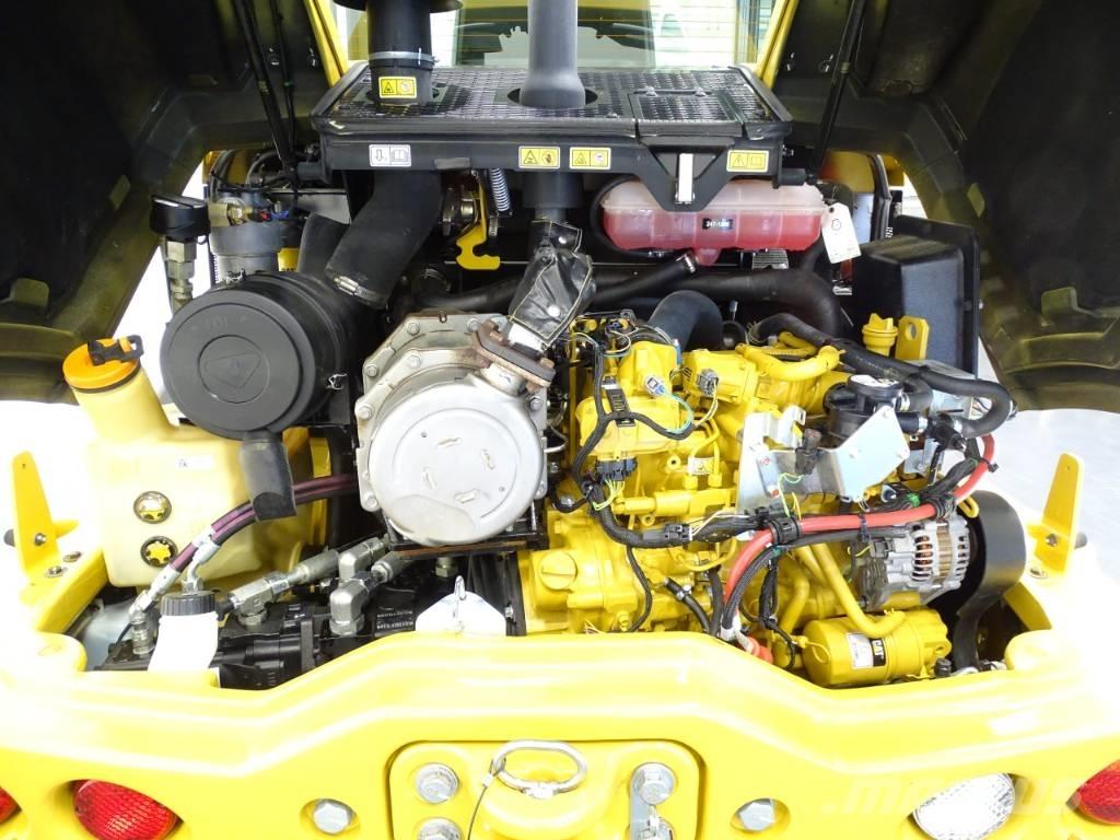 CAT 906M Фронтальные погрузчики