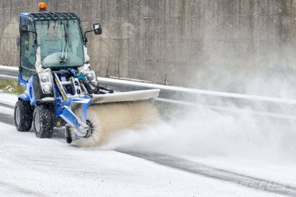 Multione 2.3 EFI Многофункциональные сельскохозяйственные погрузчики