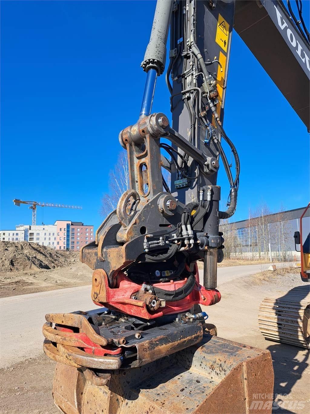 Volvo EC220EL Гусеничные экскаваторы