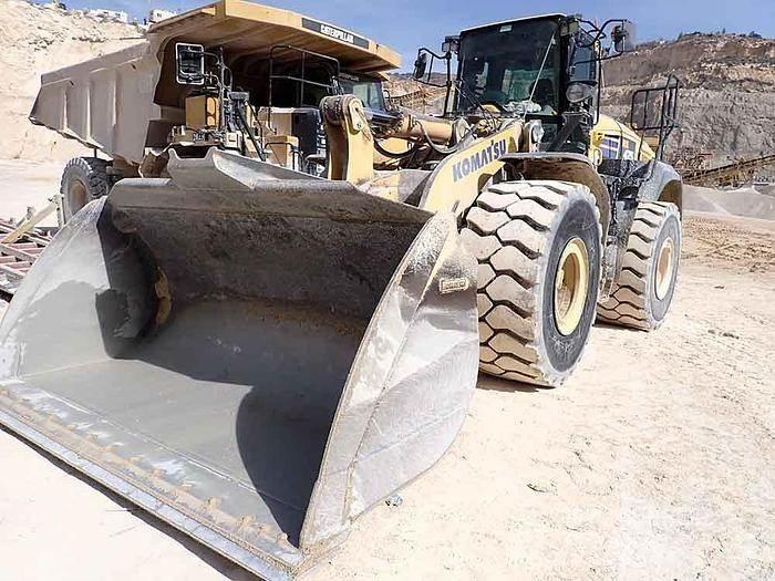 Komatsu WA475 Фронтальные погрузчики