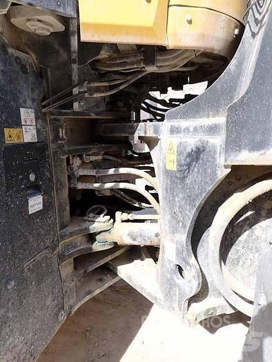 Komatsu WA475 Фронтальные погрузчики