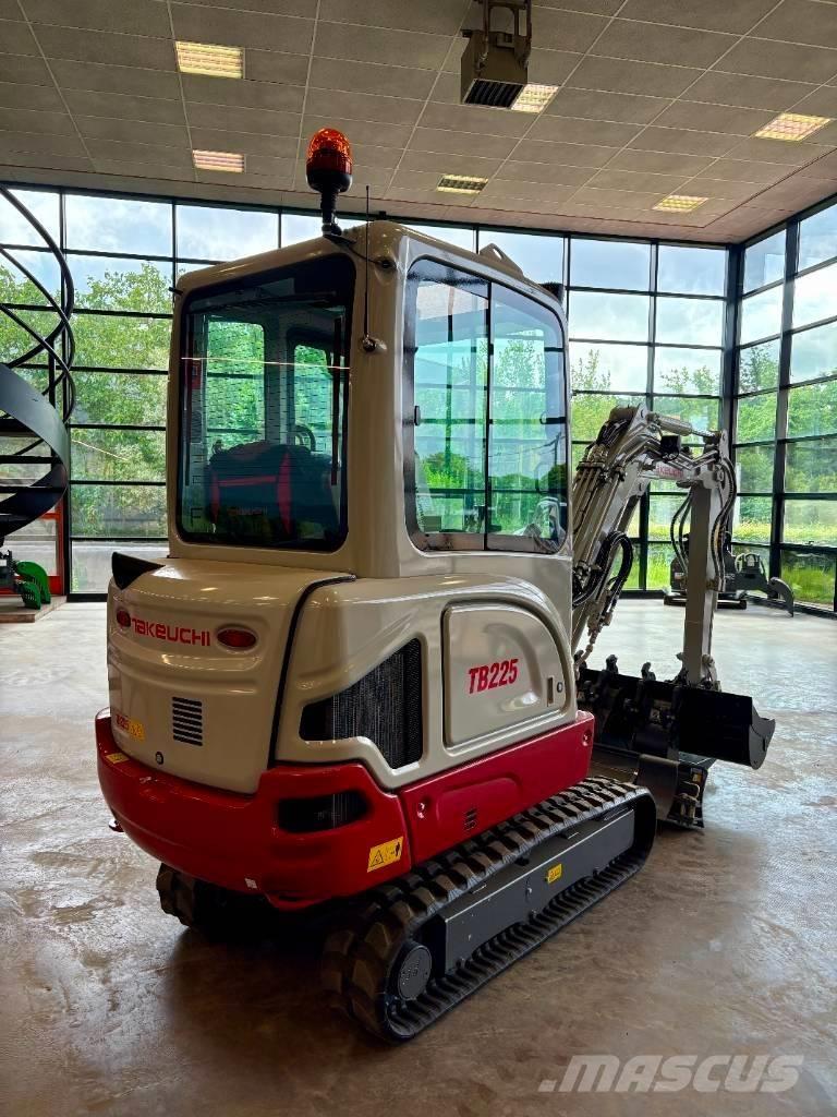Takeuchi TB 225 Мини-экскаваторы