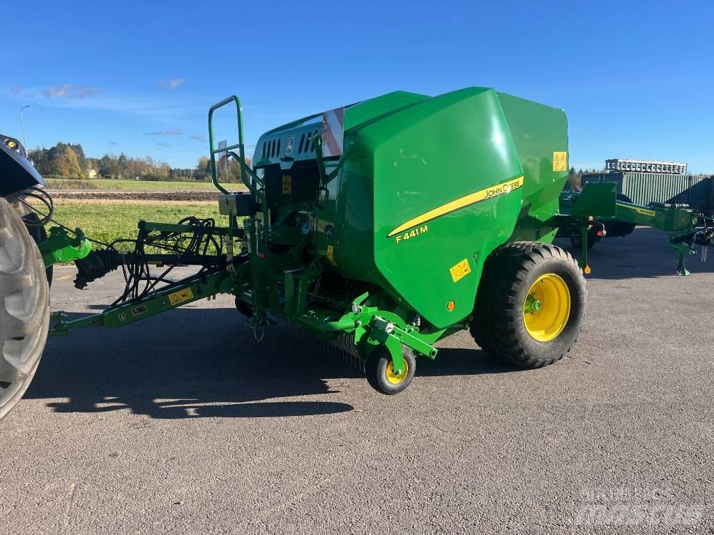 John Deere F441M Рулонные пресс-подборщики
