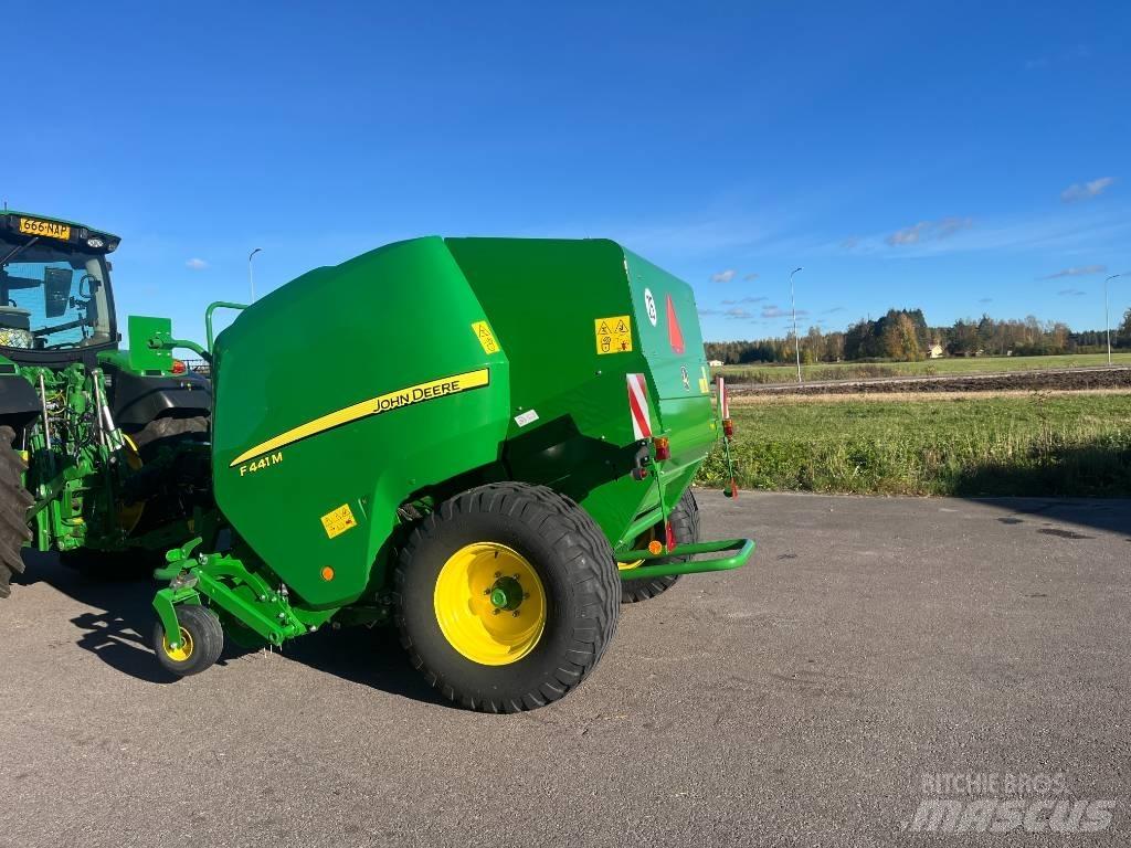 John Deere F441M Рулонные пресс-подборщики