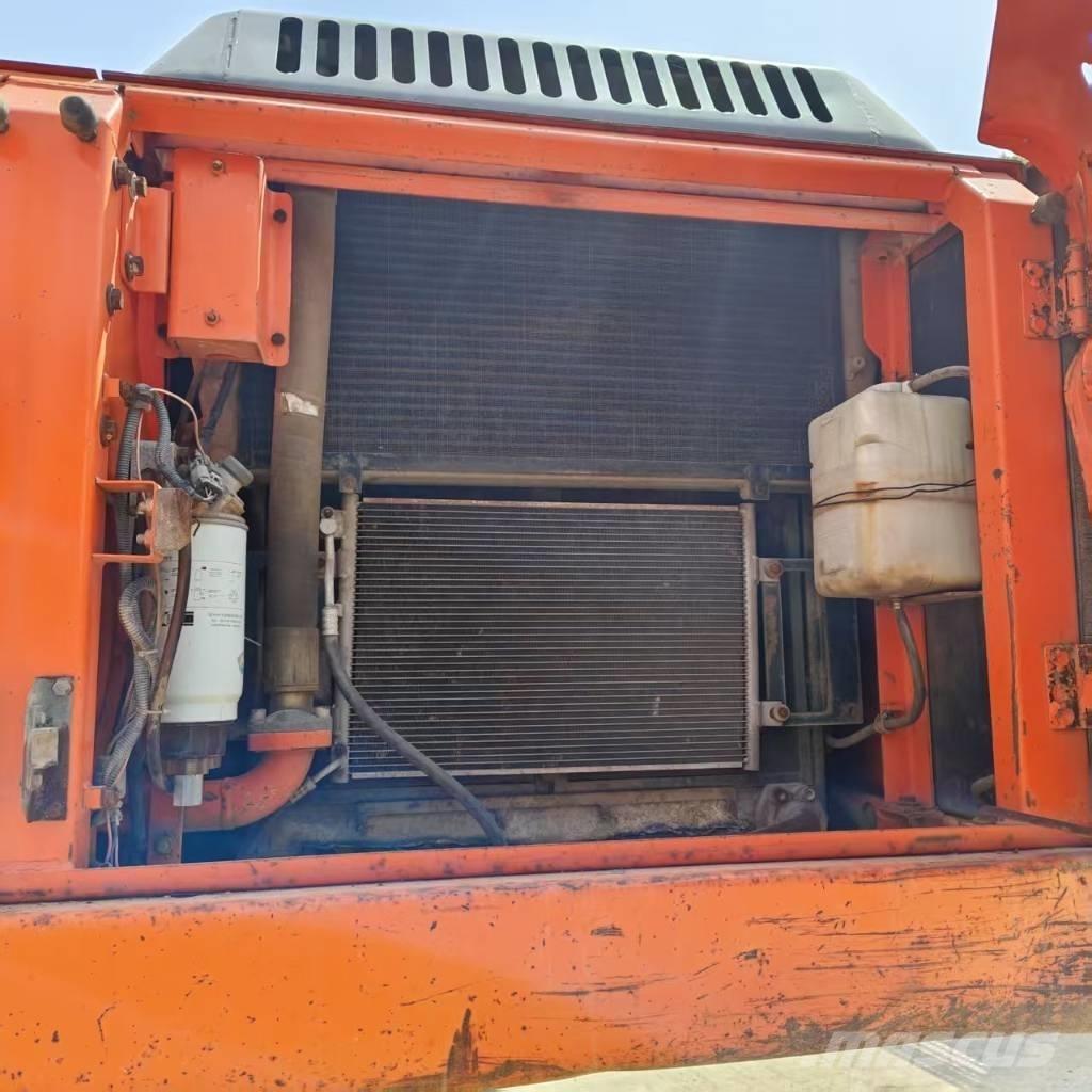 Doosan DX 300 LC Гусеничные экскаваторы