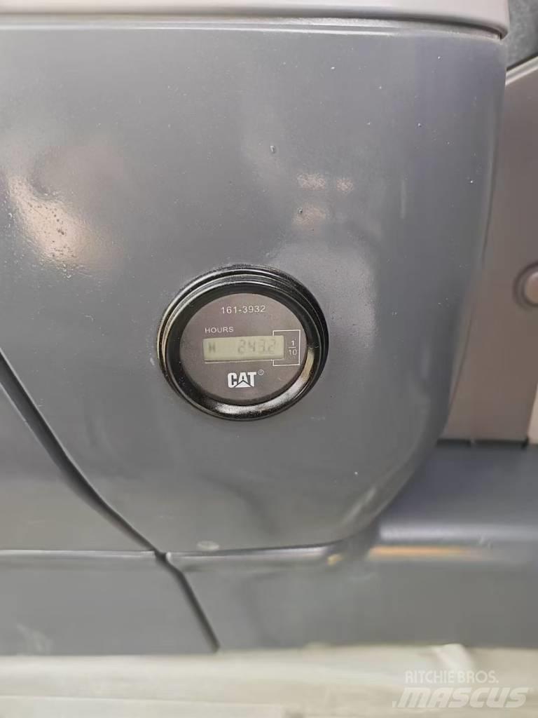 CAT 340D2L Гусеничные экскаваторы