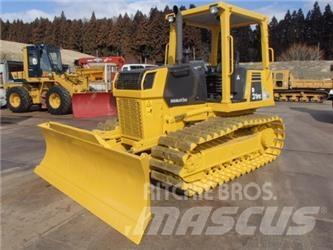 Komatsu D31PX-21 Гусеничные бульдозеры