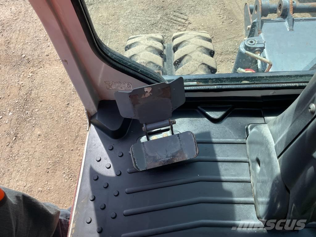 Takeuchi TB 295 W Колёсные экскаваторы