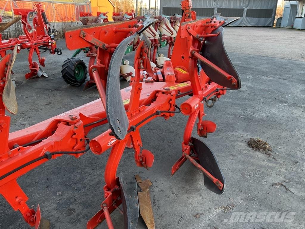 Kuhn Vari-Master 122 Оборотные плуги