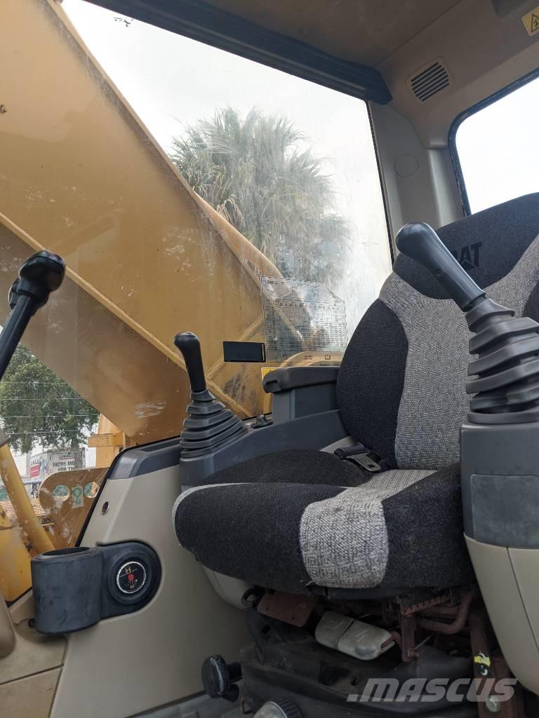 CAT 330CL Гусеничные экскаваторы