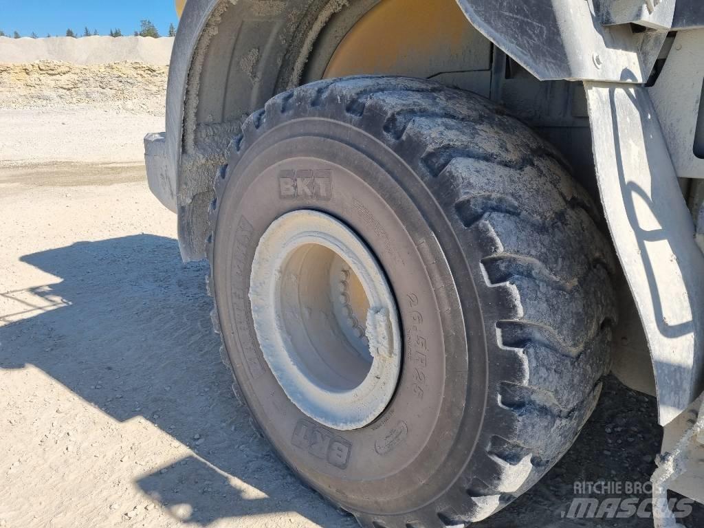 Komatsu WA 470-8 Фронтальные погрузчики