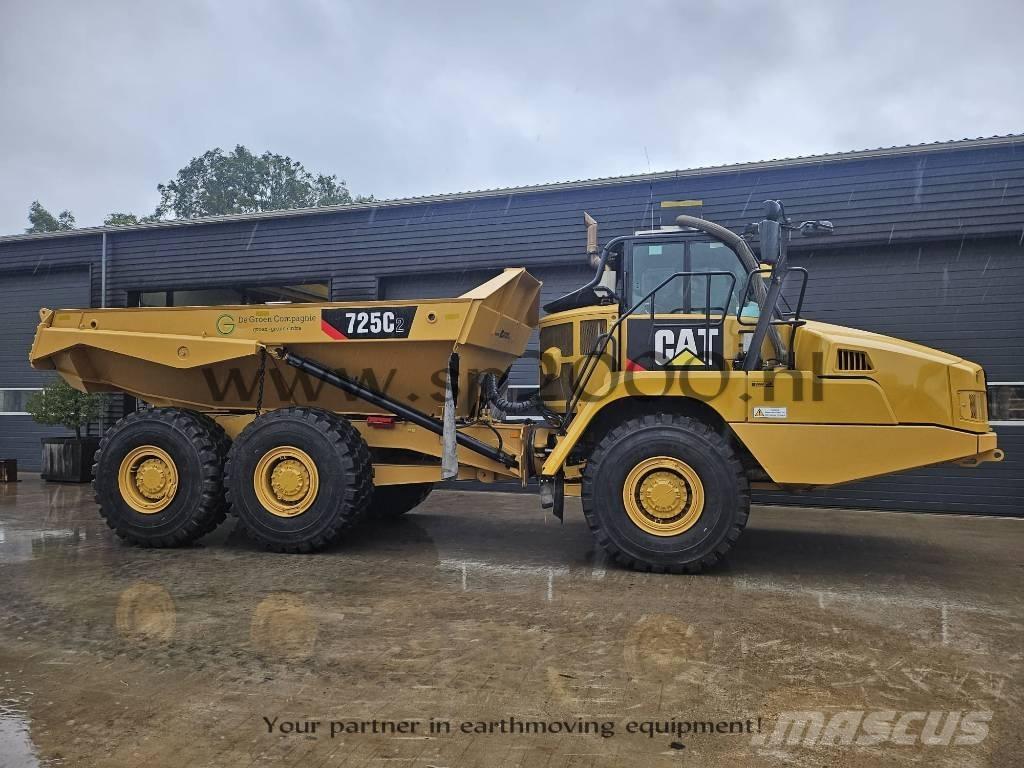 CAT 725C2 Шарнирно-сочленённые самосвалы