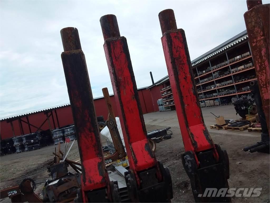 Komatsu 895 Другие компоненты лесотехники