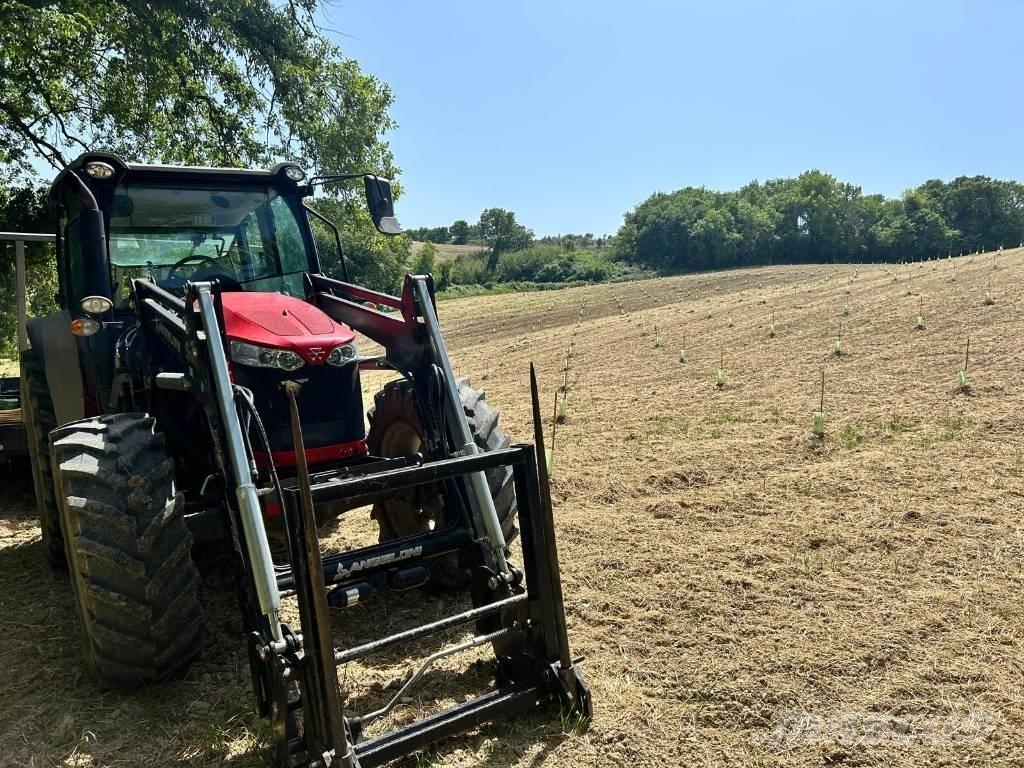 Massey Ferguson 5710 Трактора