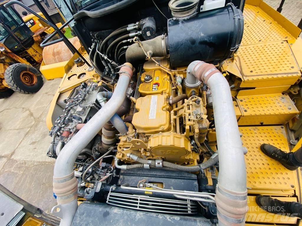 CAT 745 Шарнирно-сочленённые самосвалы
