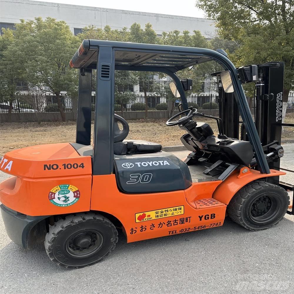 Toyota 02-7 FD F 30 Дизельные погрузчики