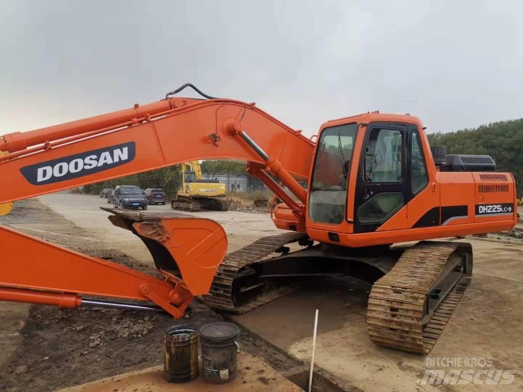 Doosan DH225LC-9 Гусеничные экскаваторы