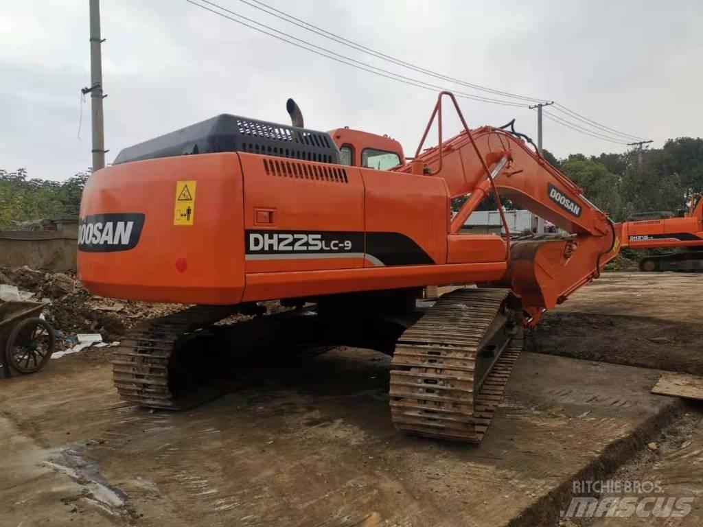 Doosan DH225LC-9 Гусеничные экскаваторы