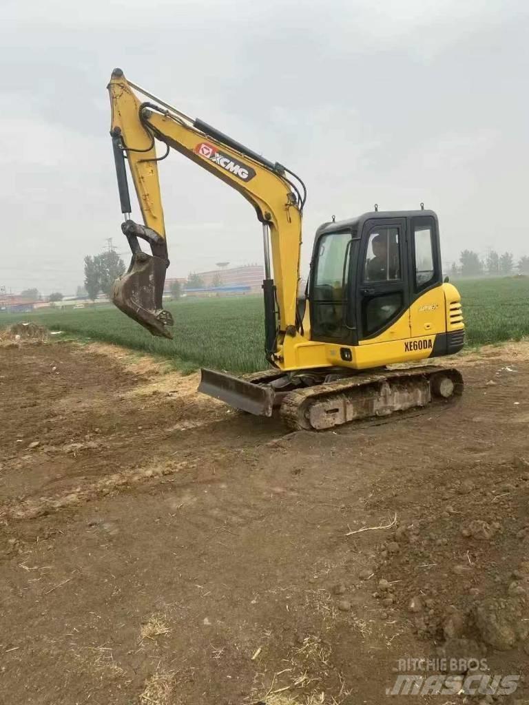 XCMG XE 60 DA Мини-экскаваторы
