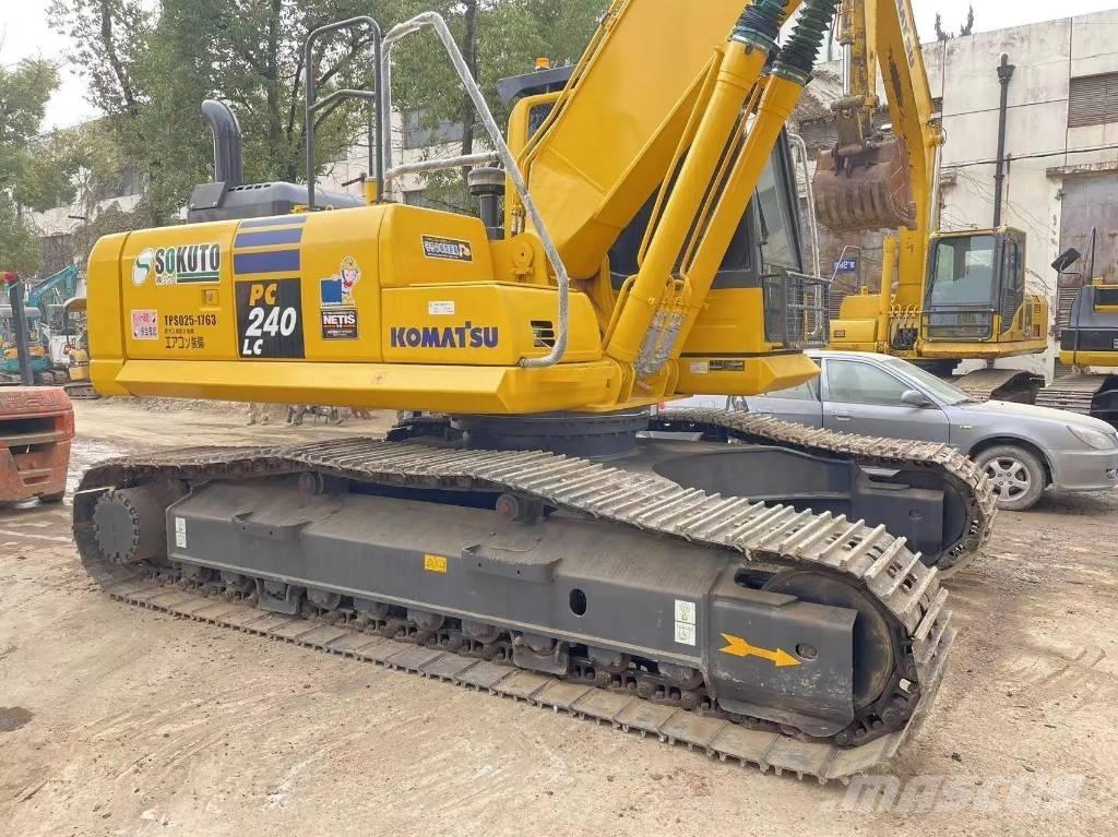 Komatsu PC240-8 Гусеничные экскаваторы