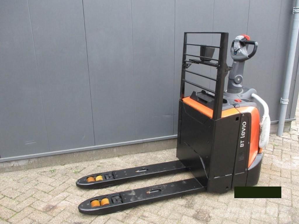 Toyota LPE 200 Самоходные электрические тележки