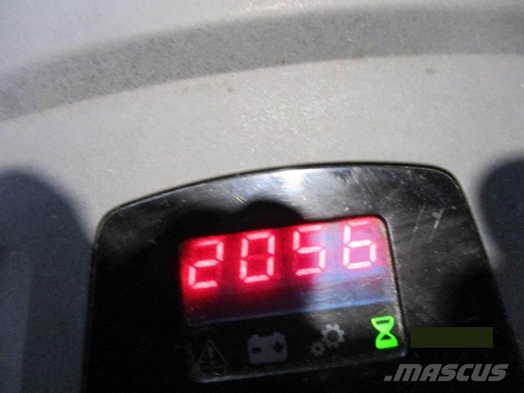 Toyota LPE 200 Самоходные электрические тележки